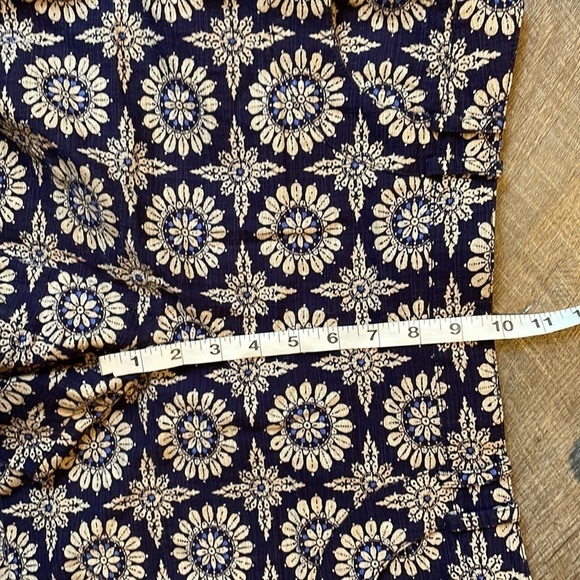 Anthropologie Elevenses Floral Medallion Design Shorts Navy size 8 - Picture 17 of 17